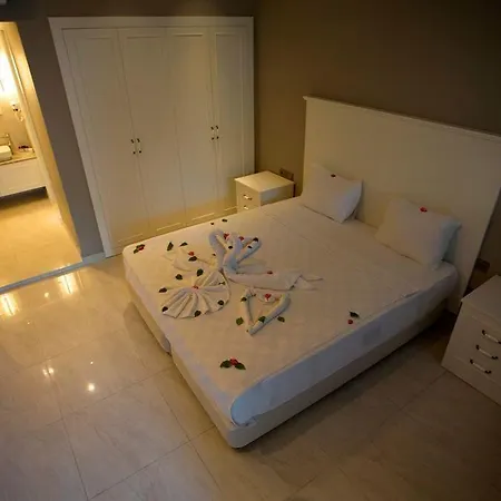 Golden Life & Hotel 4*