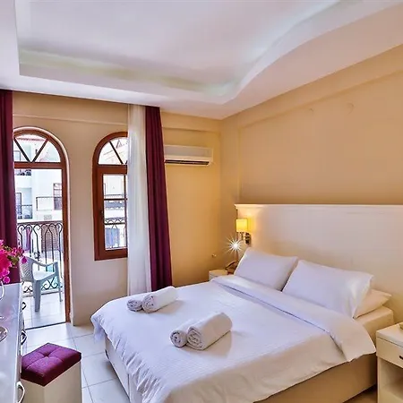Hotel Golden Life &