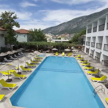 Hotel Golden Life &