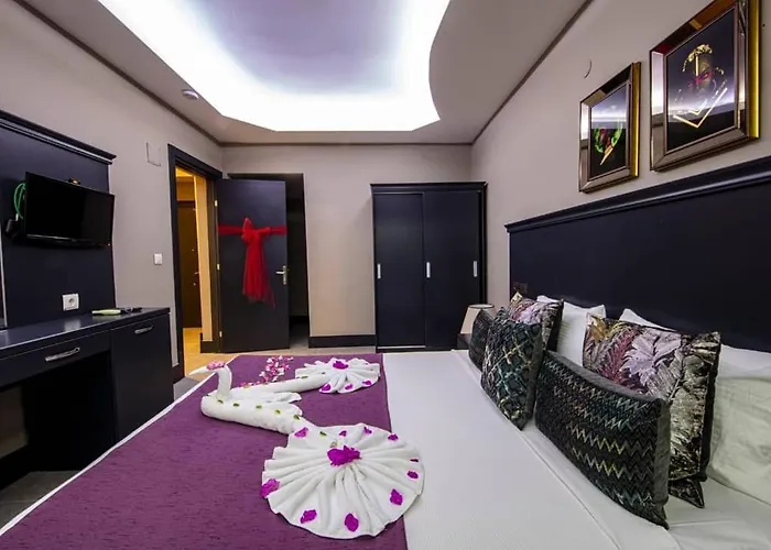 Golden Life & Otel 4*