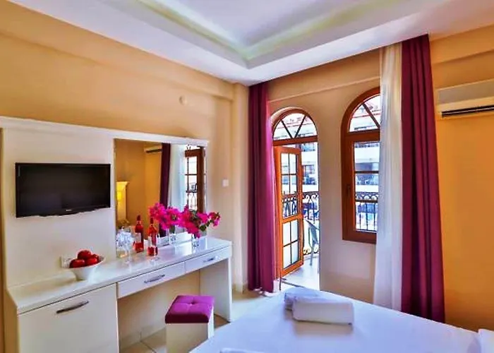 Golden Life & 4* Олудениз