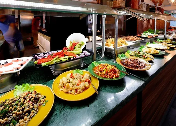 Otel Golden Life & 4*