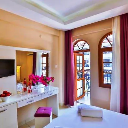 Golden Life & 4* Олудениз