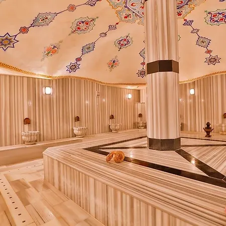 Golden Life & Szálloda