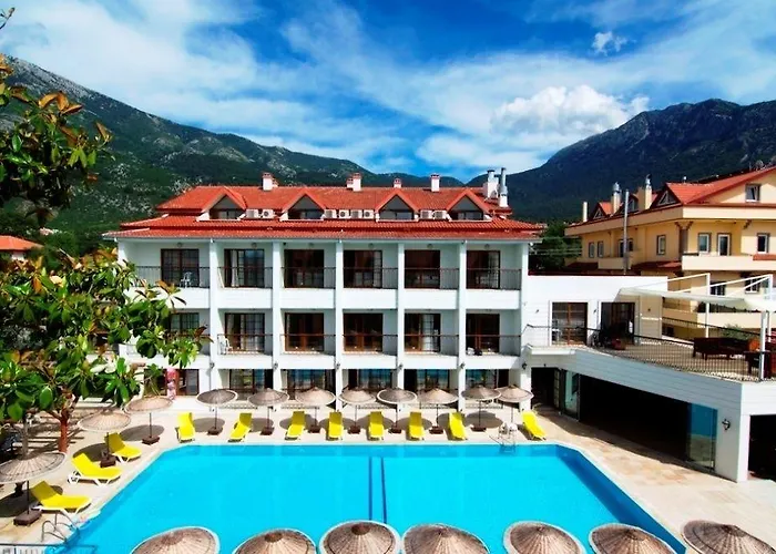 Golden Life & Отель