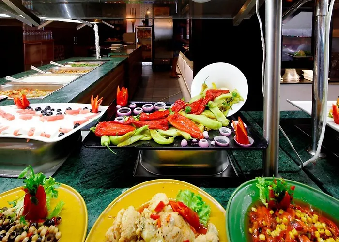 Golden Life & Отель 4*