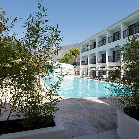 ホテル Golden Life & 4*