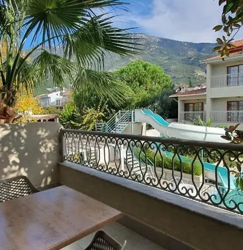 Hotel Golden Life & 4*