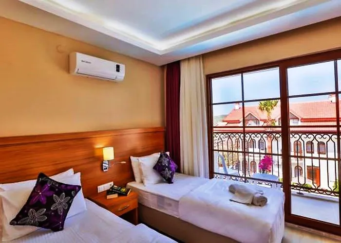 Golden Life & Hotel 4*