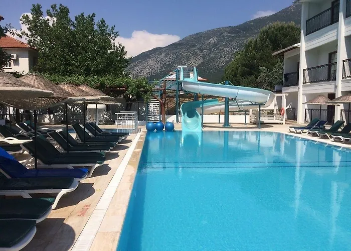 Hotel Golden Life & 4*